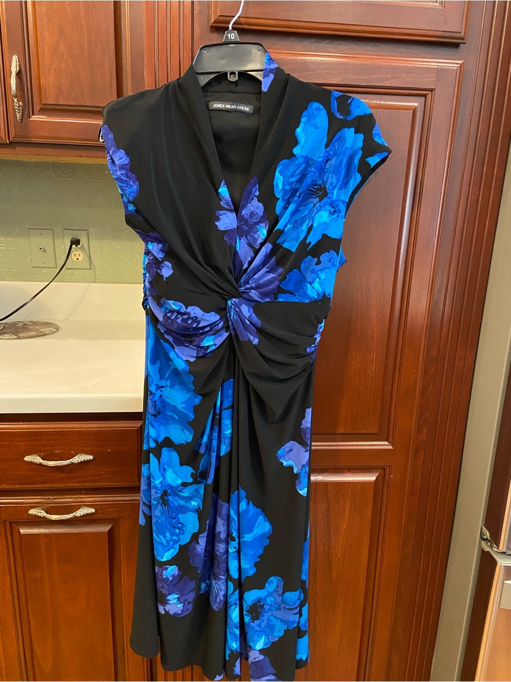 Price firm! Jones Wear Gorgeous Dress with Blue Floral Twist Front
